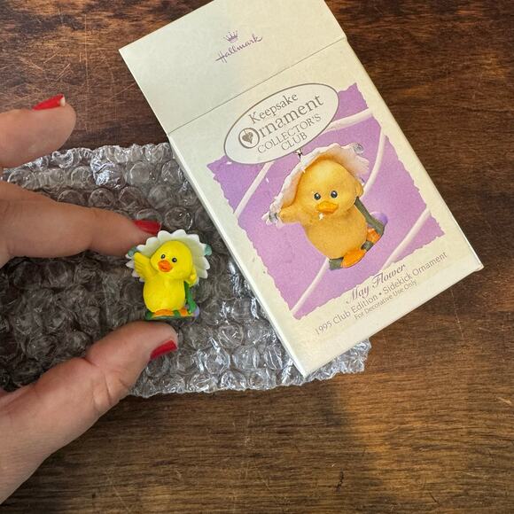 Hallmark May‎ flower 1995 Easter chick flower ornament home decor Spring Easter - Picture 3 of 3